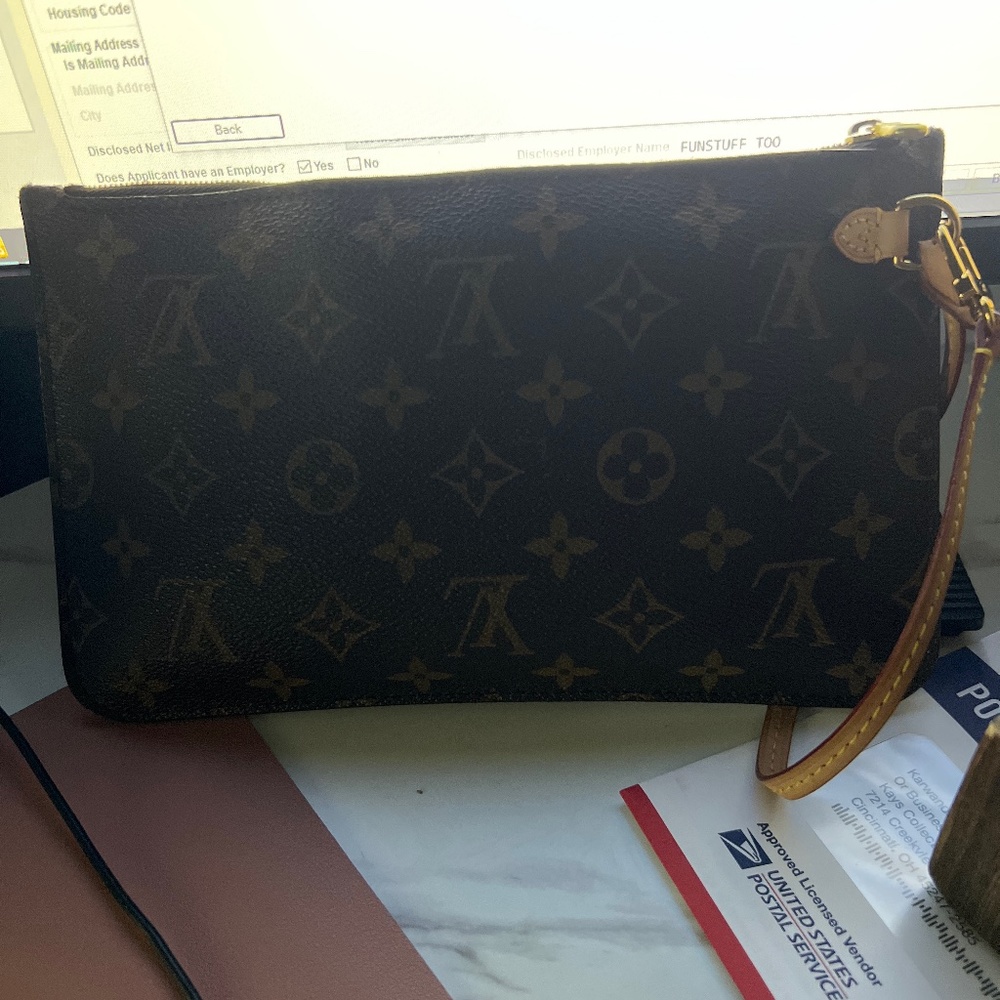 Neverfull mm clutch
